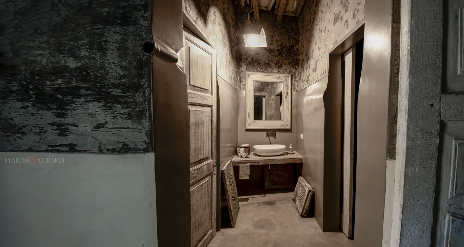 Bagno Realizzato In Una Vecchia Azienda Vinicola Bagno Realizzato In Una Vecchia Azienda Vinicola - Dall Antiquario Lecce